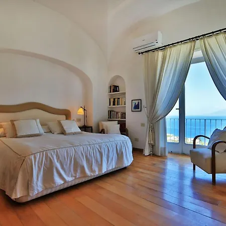 Il Giglio Villa *